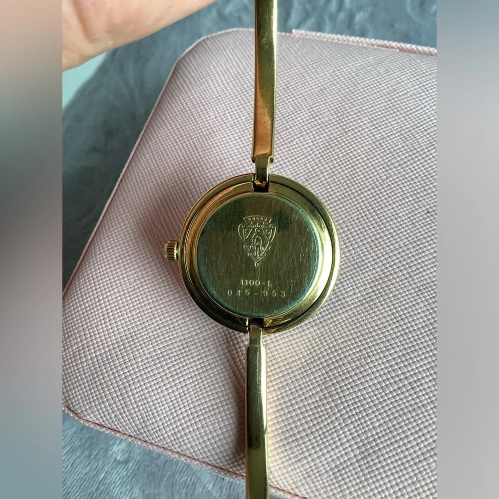 GUCCI bangle watch with set of bezels🧡🤍💙❤️ - Picture 5 of 10